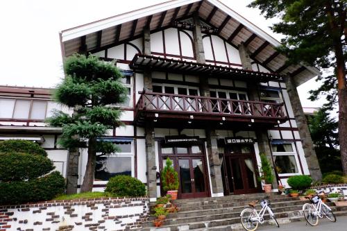 入口, 河口湖酒店 (Kawaguchiko Hotel) in 富士河口湖