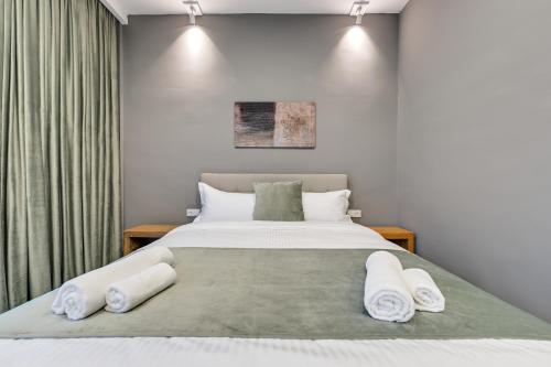 Deluxe Double Room (2 Adults + 1 Child)