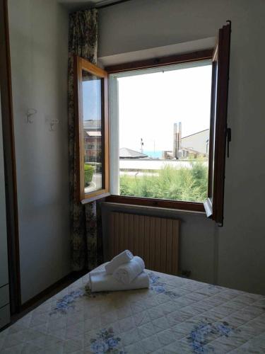 Apartment with Sea View image 9