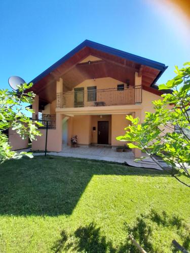 Vikendica Apartman Panorama Lohovo - image 2