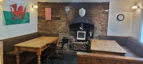 Dinas Castle Inn (The Dragons Back) in Talgarth