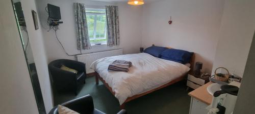 Dinas Castle Inn (The Dragons Back) - Tap to explore photos