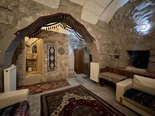 Anatolia Raymonde Cave House