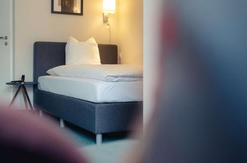Standard Single Room image 5