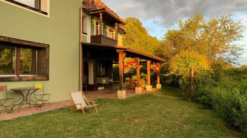 5-Bedroom Villa with Garden View