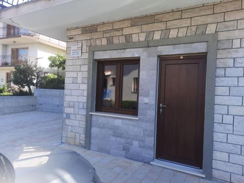 Вхід, Bellevue 1 in Jagodje