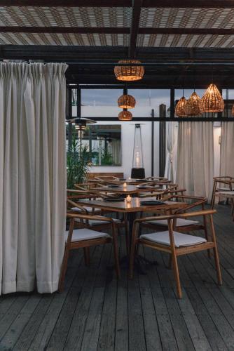 Hotel Sin Nombre