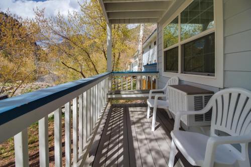 ทวิน พีกส์ ลอดจ์ แอนด์ ฮอต สปริงส์ (TWIN PEAKS LODGE & HOT SPRINGS) in อูเรย์ (โคโลราโด)