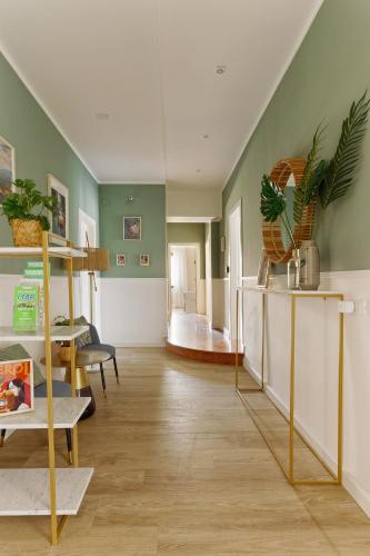 Jade Stays, Florence