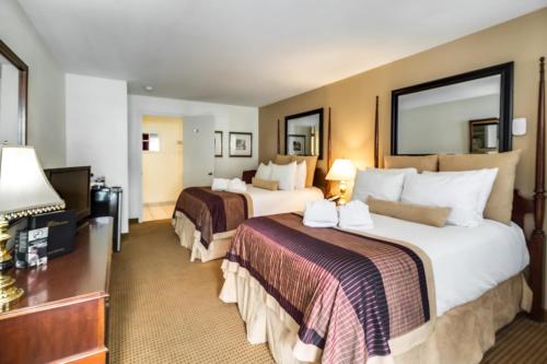 2 double beds