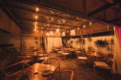 Hotel Sin Nombre