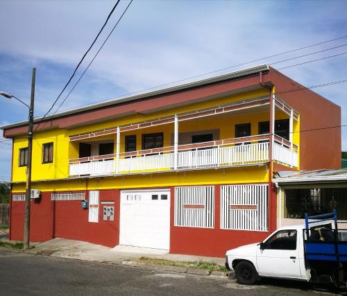 入口, Aptos Casa Caribe, habitaciones privadas en aptos compartidos & aptos completos con auto entrada in 波多利蒙