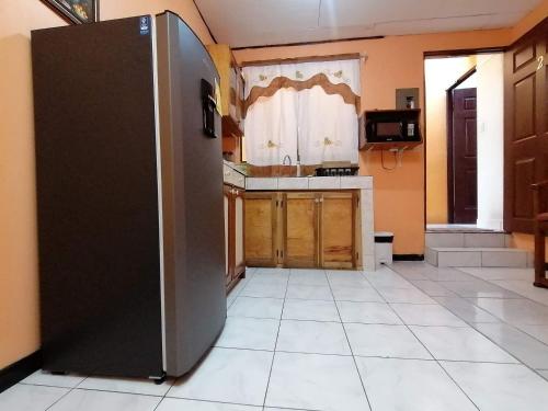 Konyha, Marta's Guesthouses, apartamentos con entrada autonoma in Puerto Limon