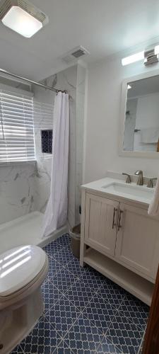 2 bedrooms, 3 beds