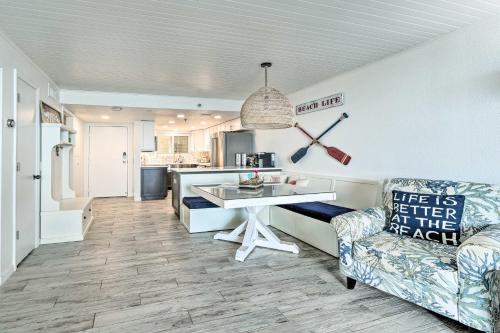 Sunny Hudson Condo with Private Beach Access!