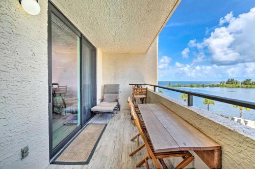 Sunny Hudson Condo with Private Beach Access!