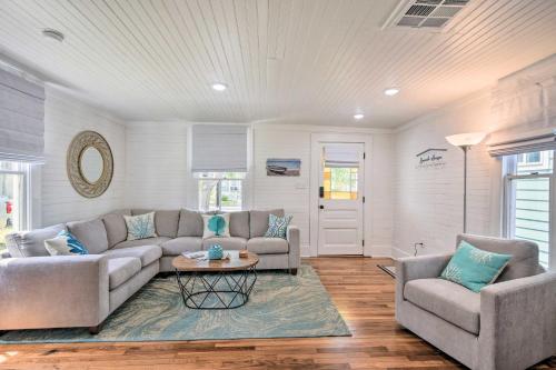 Historic Galveston Home Walk to The Strand! in Galveston, USA