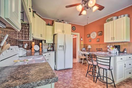 Historic Sparta Home Near Waterfalls and Hikes! in Pleasant Hill (IA)