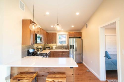 Golden Cottage Near Red Rocks and Denver! in Golden, USA