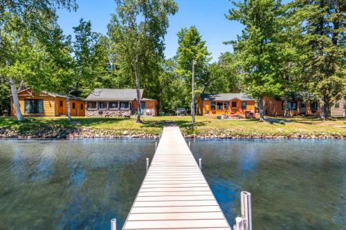 Scott's Twin Lakes Resort - Cabin 4
