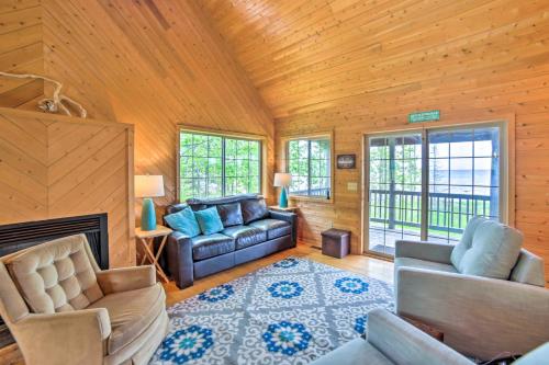 Secluded Lake Michigan Home Private Fire Pit in Manistique, USA