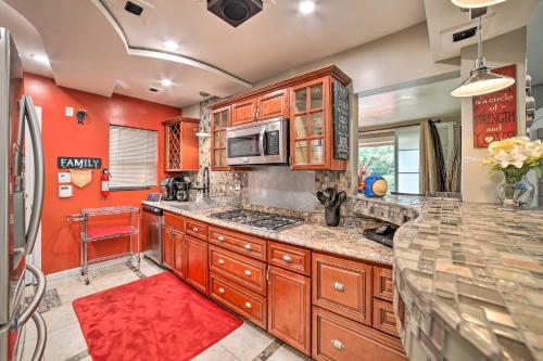 Pittsburgh Home with Pool, Fire Pit and Game Room in Pittsburgh, USA