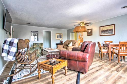 . Charming Choteau Apartment: Central Location!