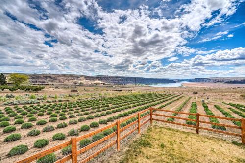 Quincy Home on Lavender Farm with River Views!