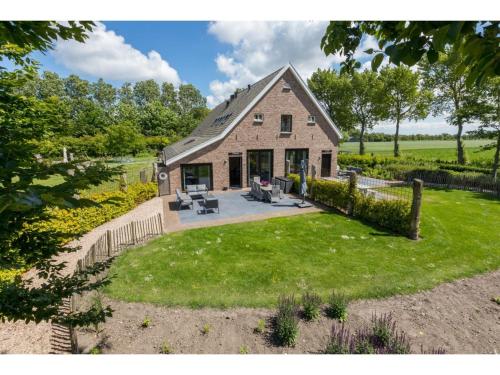 Family House near Vrouwenpolder Beach