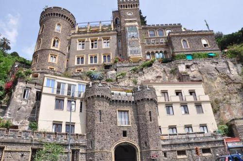 Studio Apartment in Neapolitan Castle Int 28, Naples