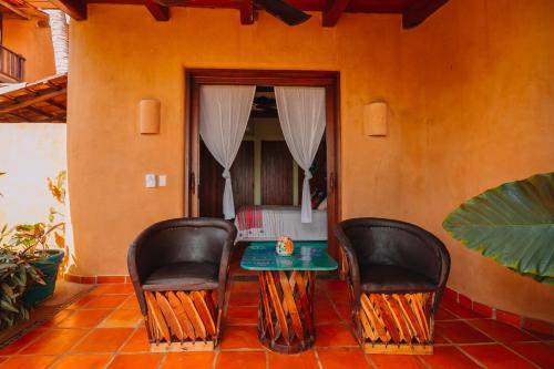 370485632 Tres Mujeres Hotel