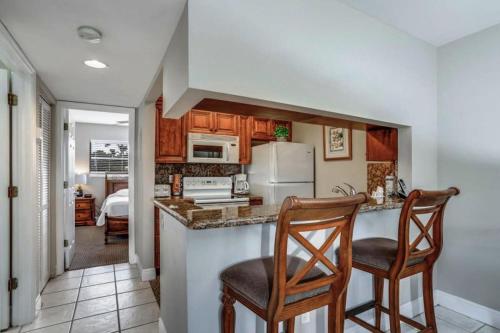 Sanibel Arms B3 - image 2
