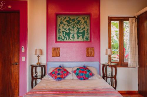 370487144 Tres Mujeres Hotel