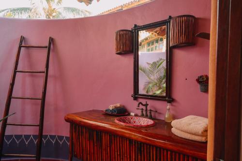 370487218 Tres Mujeres Hotel