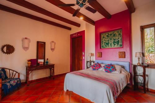 370487220 Tres Mujeres Hotel