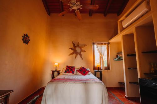 370487394 Tres Mujeres Hotel