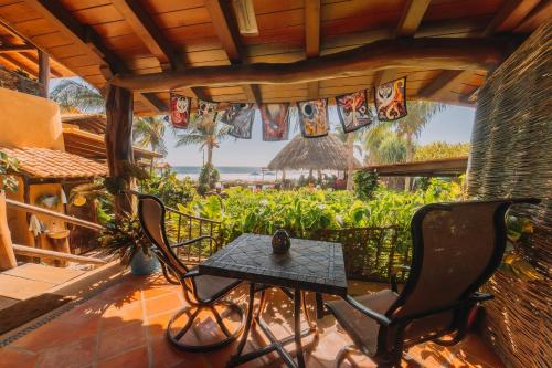 370487862 Tres Mujeres Hotel