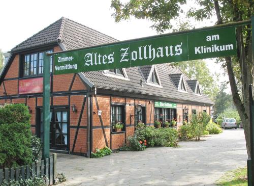 Altes Zollhaus am Klinikum in Lübeck, Deutschland