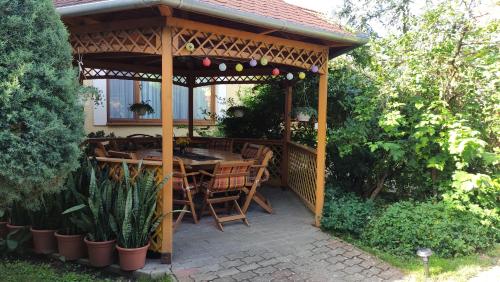Eckhardt Vendégház - image 14
