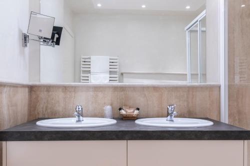 370512646 Hotel Baia D'Oro - Adults Only
