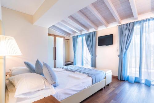370512687 Hotel Baia D'Oro - Adults Only