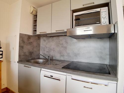 Duplex renove avec balcon, proche des pistes, TV, lecteur DVD, parking, commerces a 50m - FR-1-344-7 near La Marmite de Geant