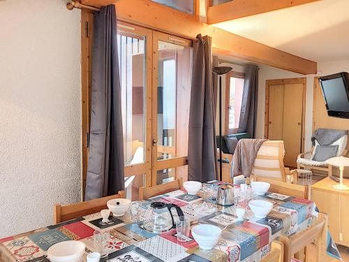 Duplex spacieux pied des pistes avec balcons et parking couvert - FR-1-344-801 near Chalet du Sunny