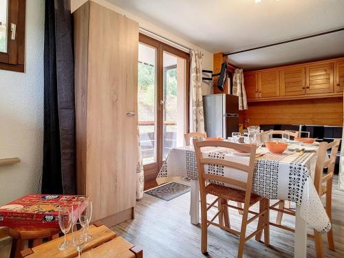 Appartement Les Menuires, 2 pièces, 4 personnes - FR-1-344-916 Les Menuires