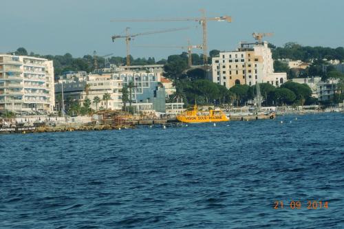 Les Pins Bleus - Antibes Juan Les Pins - Tap to explore photos