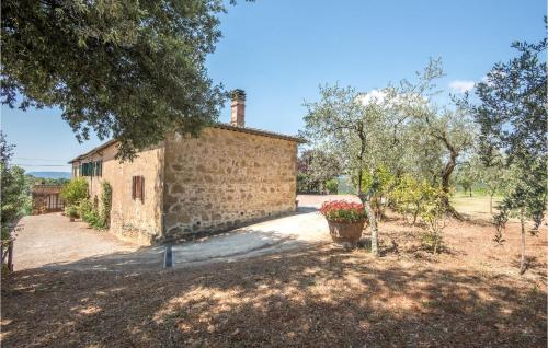 Amazing Home In Siena With Wifi