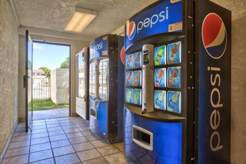 Motel 6-Kingman AZ - Route 66 East - image 9