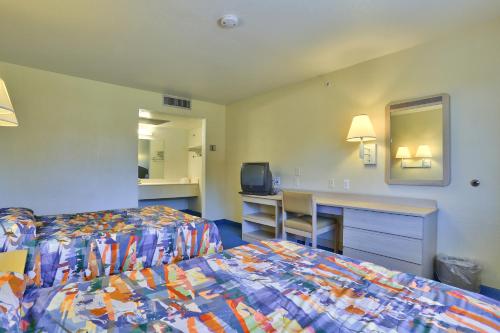 Motel 6 Kingman, AZ - Route 66 East