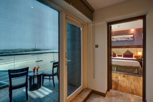 parveke/terassi, Rose Park Hotel Al Barsha in Al Barsha