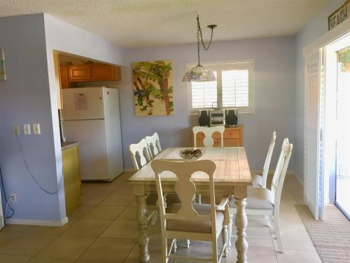 Sanibel Arms E8 - main image